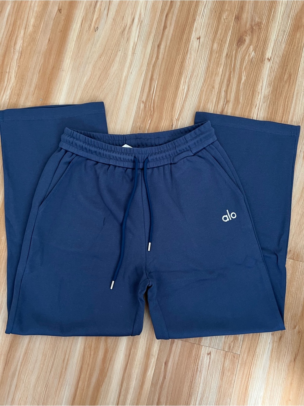 Alo Navy Logo Sweatshirt & Jogger Set - Picture 2 of 5